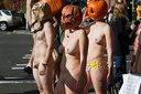 20101101 nude pumpkin runners 006
