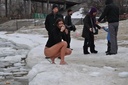 naked in-snow 052