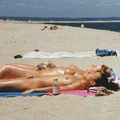 beach-naturists-084
