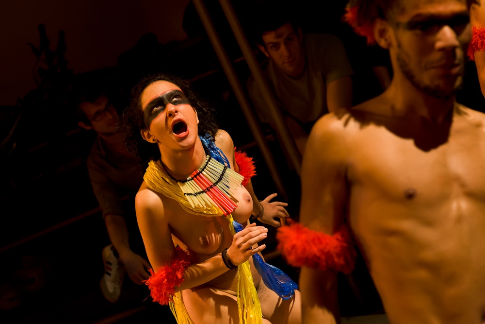 https://www.nudismlife.com/galleries/artistic_nude/Uzyna_Uzona_naked_theatre_Brazil/Uzyna_uzona_naked_theatre_brazil_017.jpg