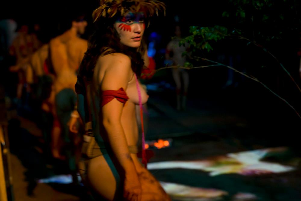 https://www.nudismlife.com/galleries/artistic_nude/Uzyna_Uzona_naked_theatre_Brazil/Uzyna_uzona_naked_theatre_brazil_140.jpg