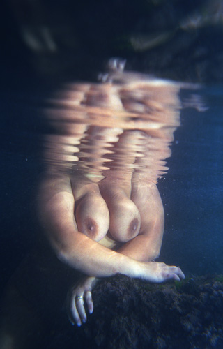 nude under water in colour 134