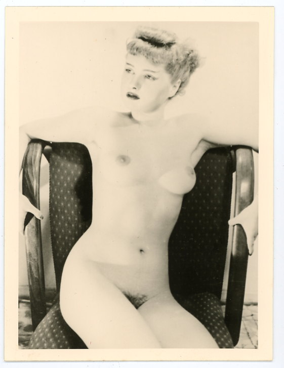 https://www.nudismlife.com/galleries/nude_nudists_vintage/nude_vintage/stoel40s.jpg