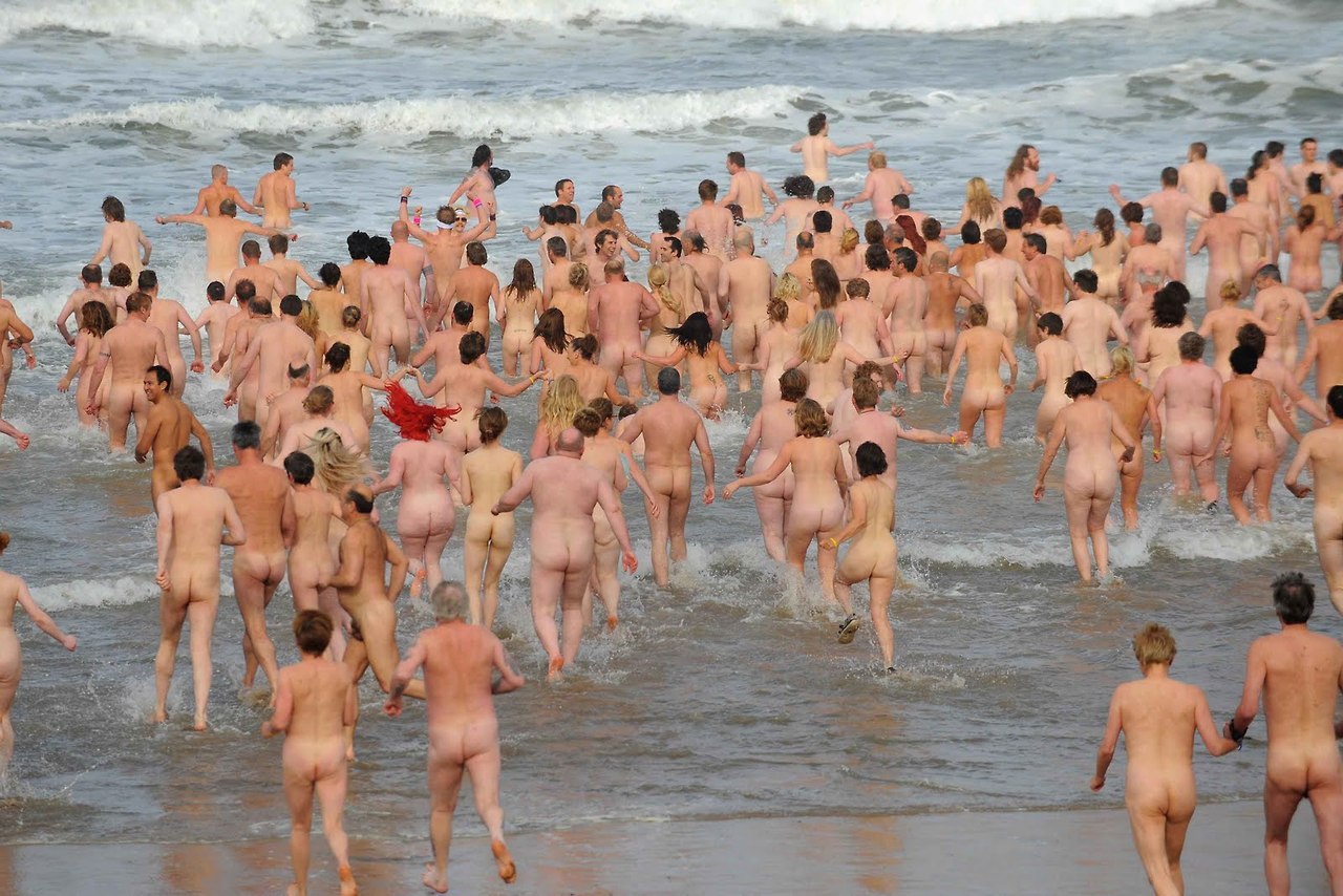 https://www.nudismlife.com/galleries/nudists_and_nude/nudist_cabana/nudist_cabana_862.jpg