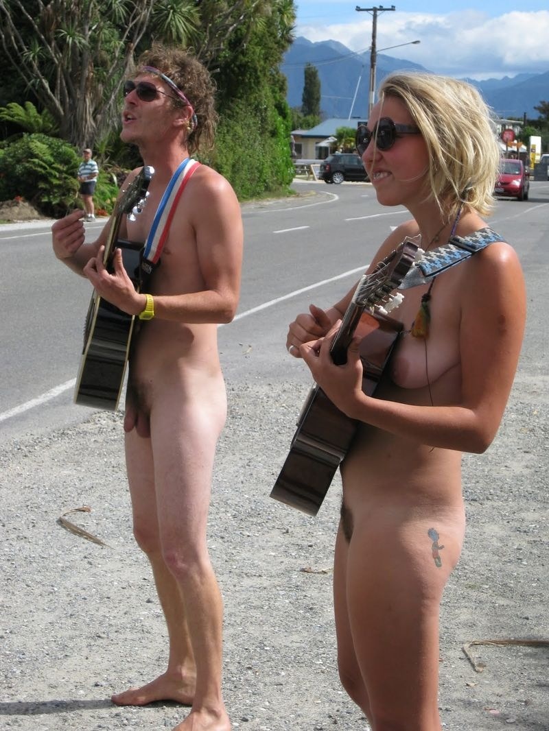 https://www.nudismlife.com/galleries/nudists_and_nude/nudist_cabana/nudist_cabana_898.jpg
