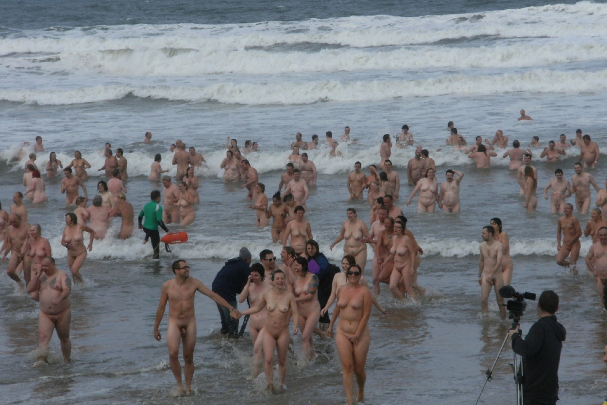 https://www.nudismlife.com/galleries/nudists_and_nude/nudist_cabana/nudist_cabana_951.jpg