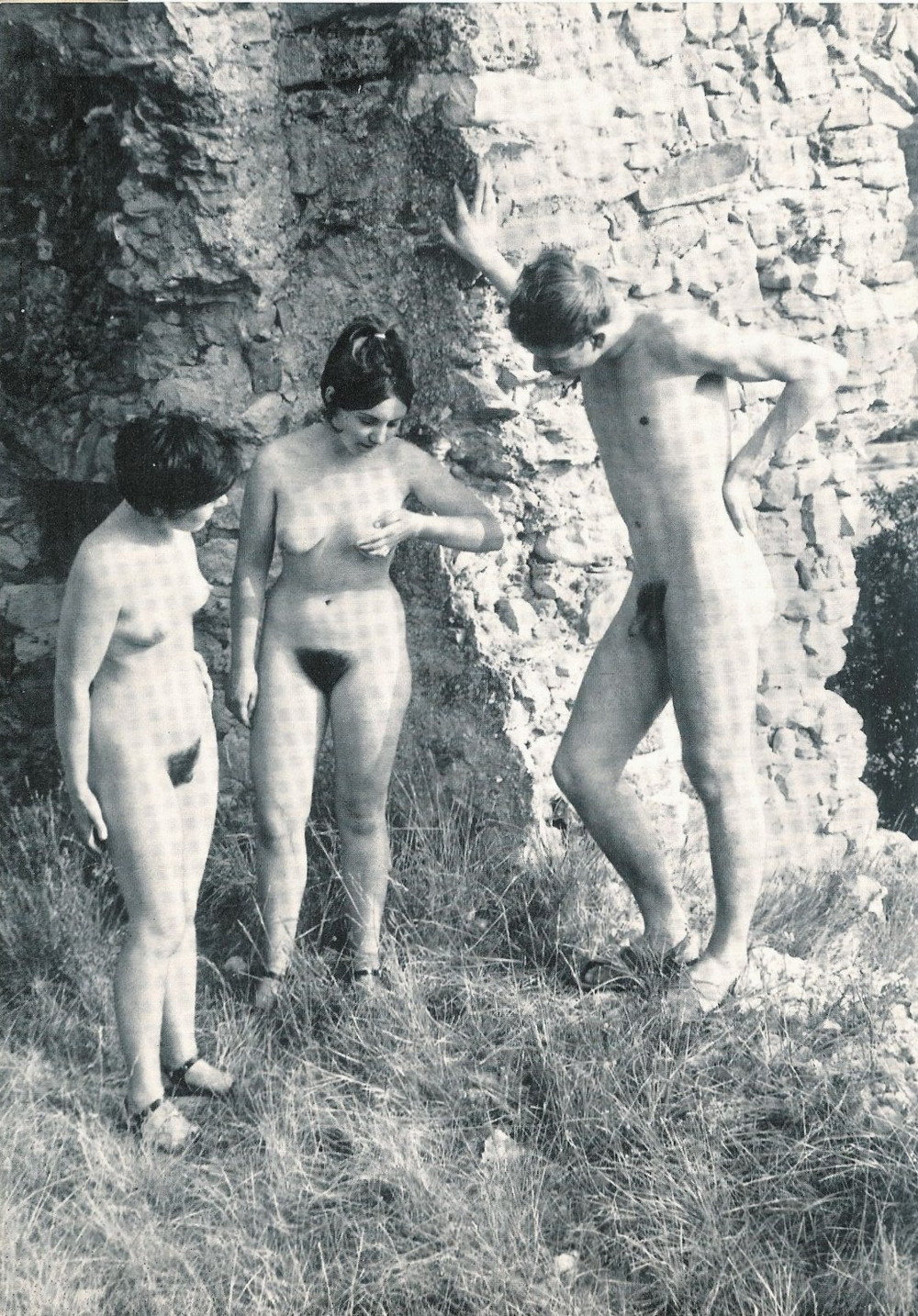 https://www.nudismlife.com/galleries/nudists_and_nude/nudist_cabana/nudist_cabana_971.jpg
