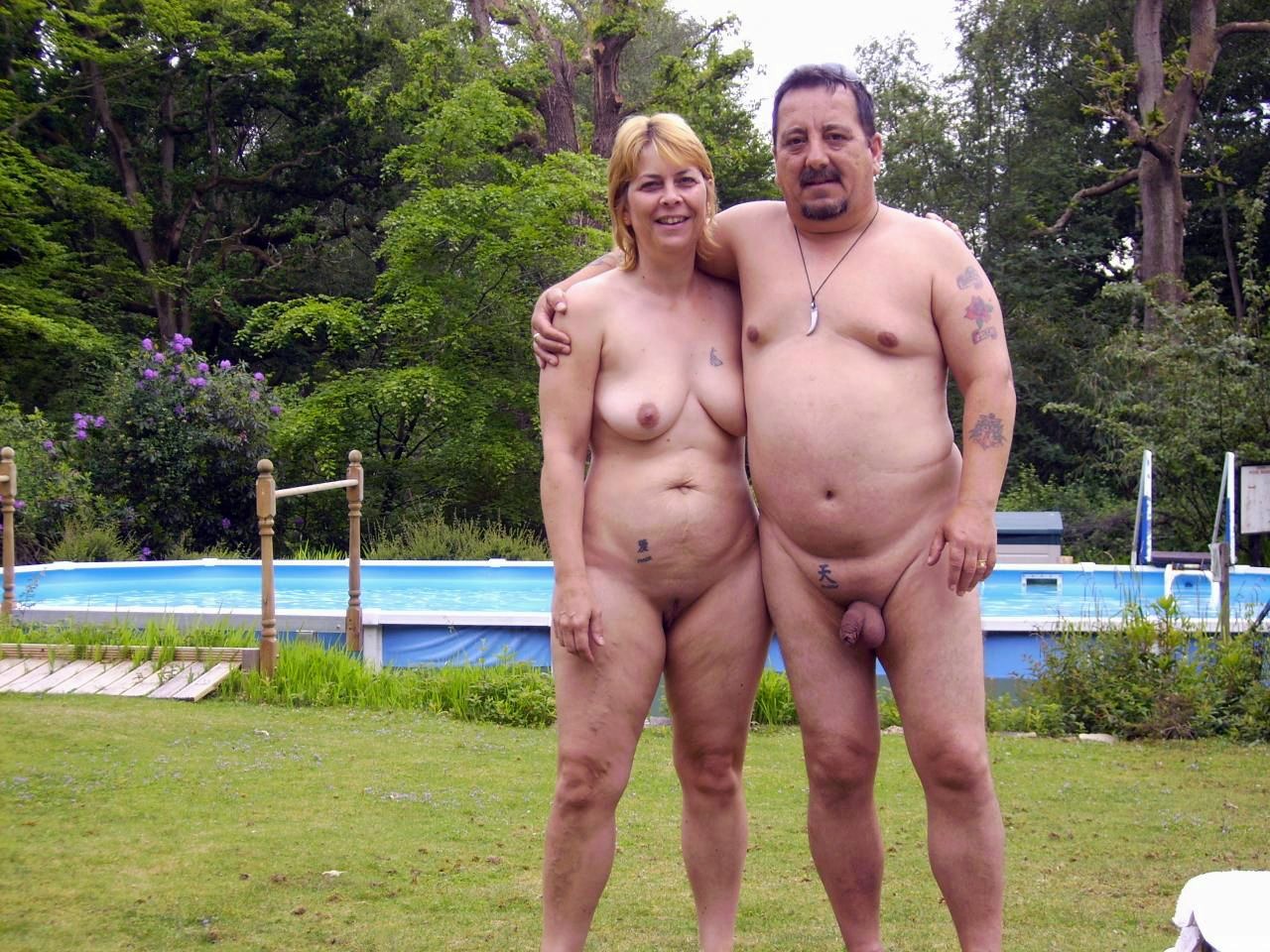 Naked family pics