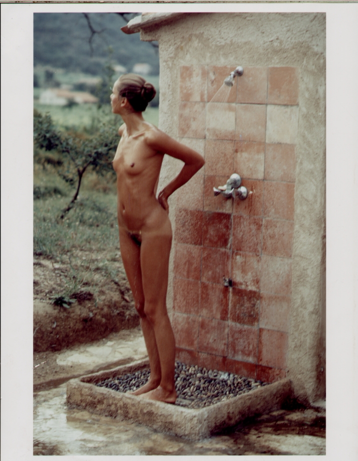 https://www.nudismlife.com/galleries/nudists_and_nude/nudists_various/Nudists_nude_naturists_tumblr_411.jpg