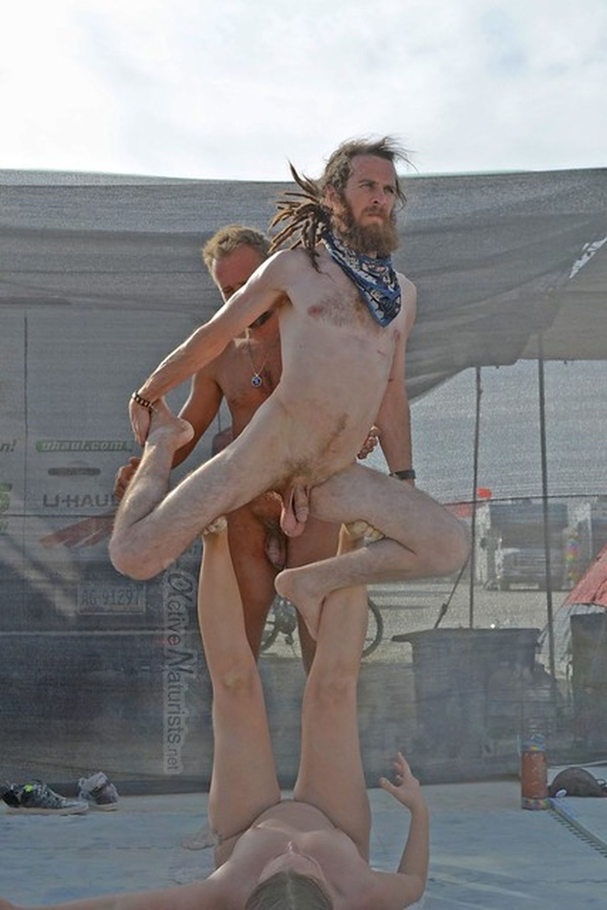 https://www.nudismlife.com/galleries/public_nudity/burning_man/active_naturists/active_naturists_037.jpg