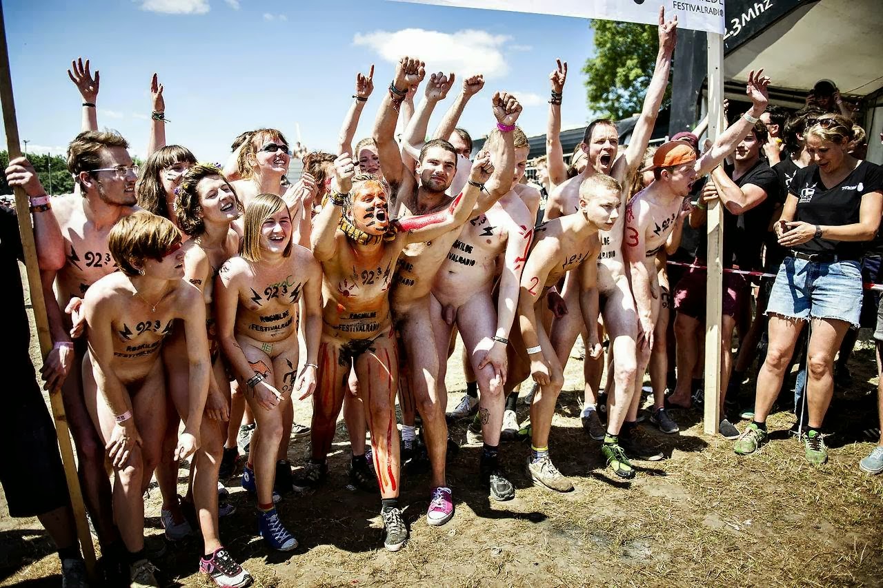https://www.nudismlife.com/galleries/public_nudity/roskilde_naked_race/2013_roskilde_naked_run/2013_roskilde_naked_runners_012.jpg