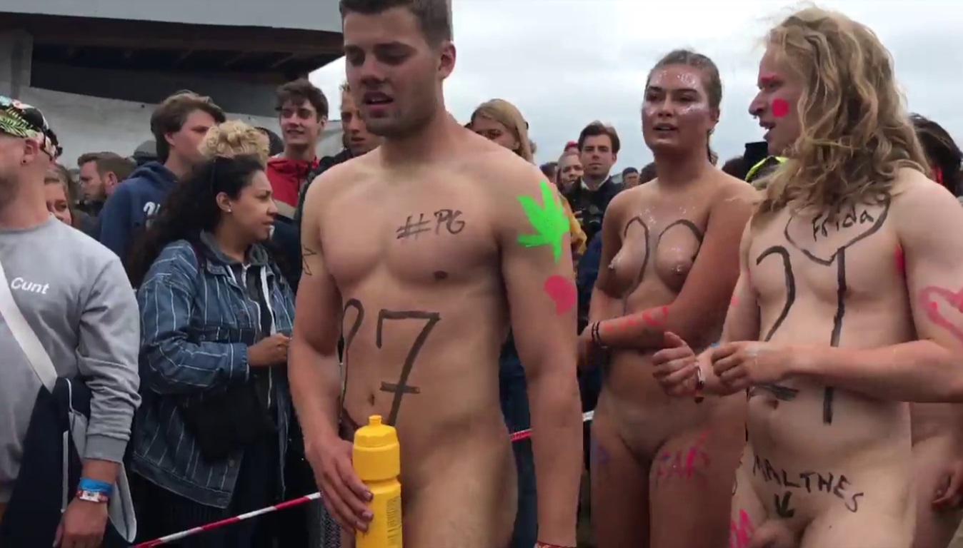 https://www.nudismlife.com/galleries/public_nudity/roskilde_naked_race/2017_roskilde_naked_run/201706_Roskilde_023.jpg